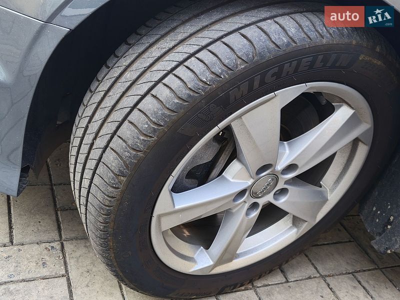 Седан Audi A3 2019 в Днепре