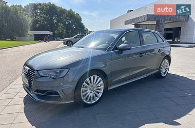 Хэтчбек Audi A3 2016 в Киеве