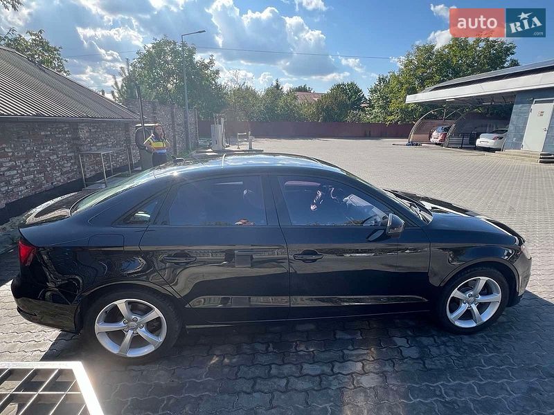 Седан Audi A3 2016 в Львове