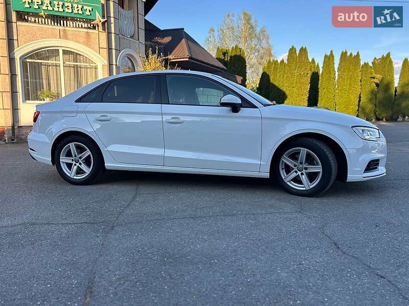 Седан Audi A3 2017 в Хусте