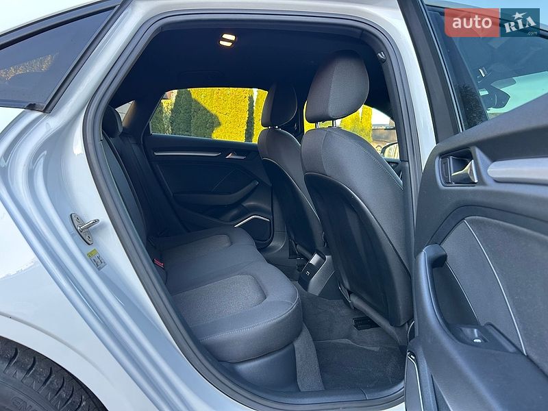 Седан Audi A3 2017 в Хусте