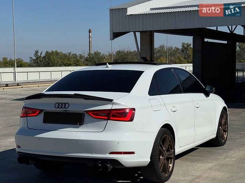 Седан Audi A3 2015 в Полтаві