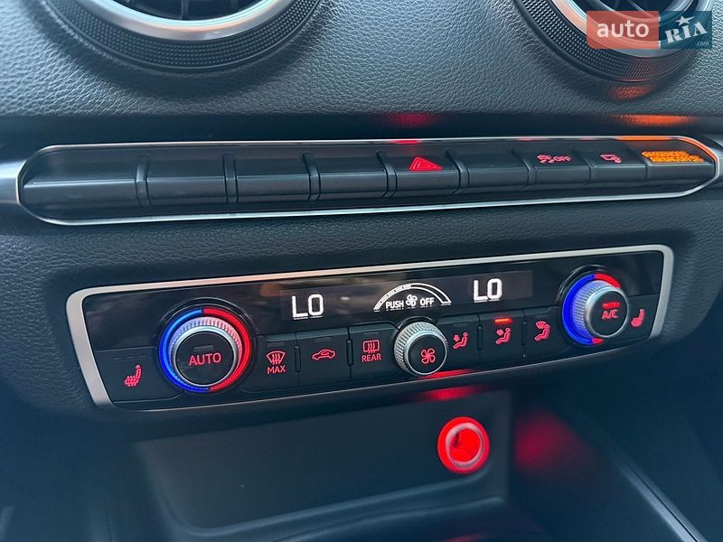 Седан Audi A3 2015 в Киеве