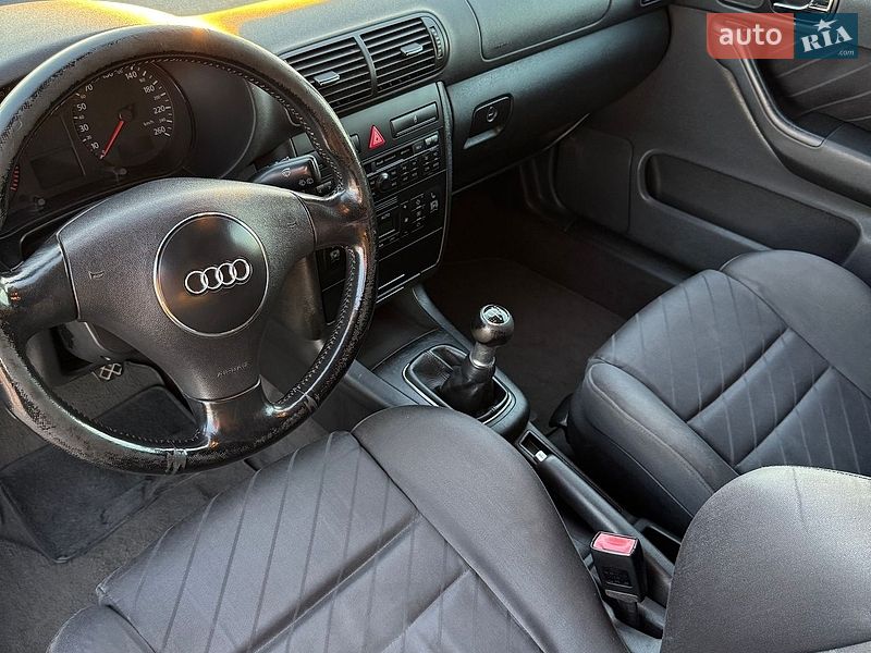 Хетчбек Audi A3 2001 в Чернівцях
