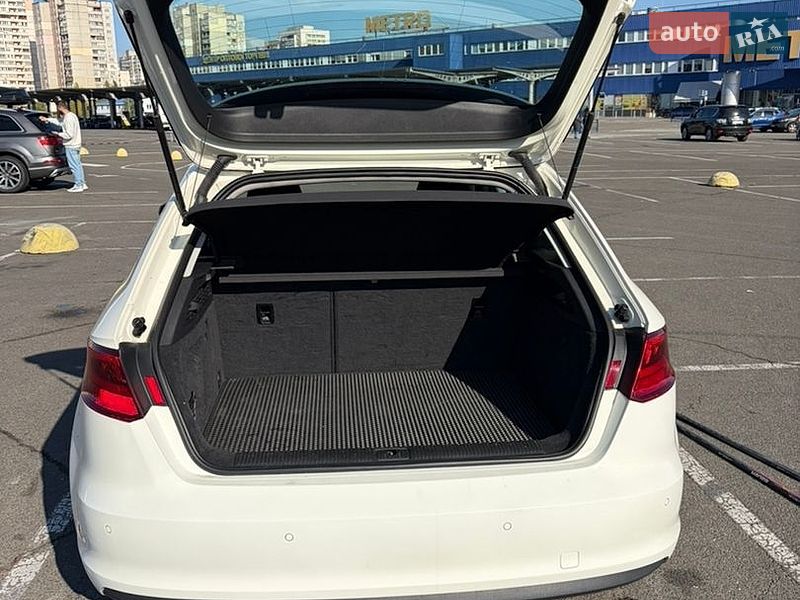 Хэтчбек Audi A3 2014 в Киеве