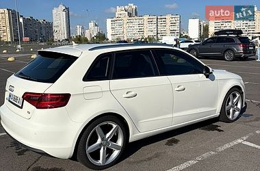 Хэтчбек Audi A3 2014 в Киеве