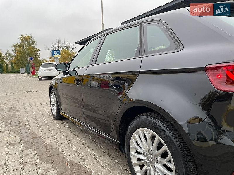 Хэтчбек Audi A3 2016 в Дубно