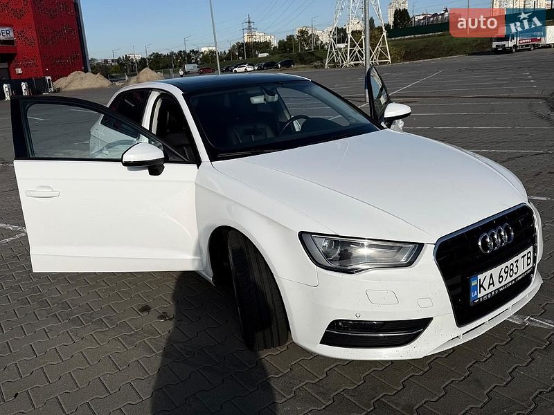 Хэтчбек Audi A3 2015 в Киеве