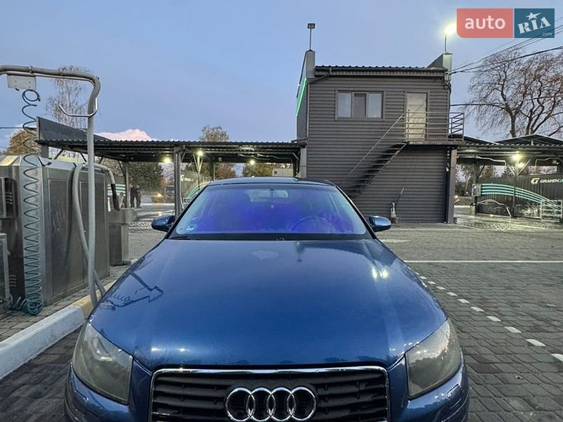 Хэтчбек Audi A3 2004 в Коростене