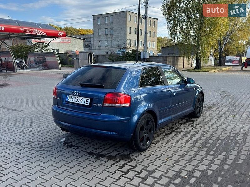 Хэтчбек Audi A3 2004 в Коростене