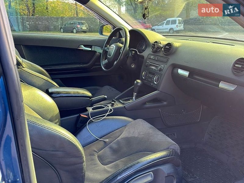 Хэтчбек Audi A3 2004 в Коростене