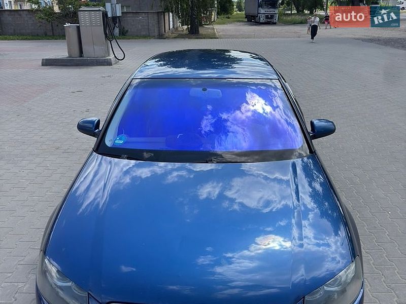 Хэтчбек Audi A3 2004 в Коростене