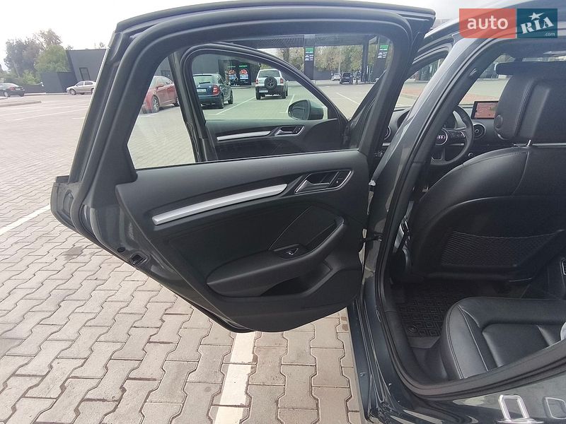 Седан Audi A3 2017 в Тарутиному