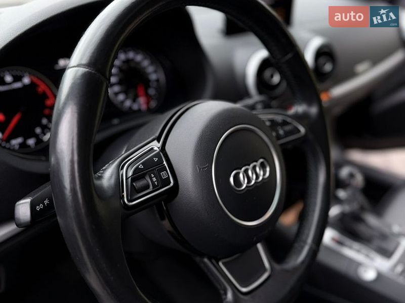 Седан Audi A3 2016 в Львові