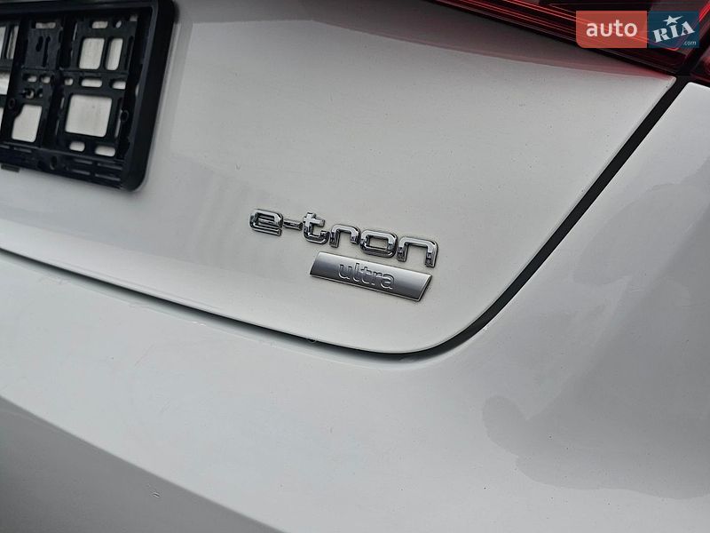 Хэтчбек Audi A3 2016 в Ровно