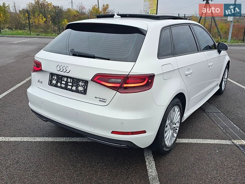 Хэтчбек Audi A3 2016 в Ровно