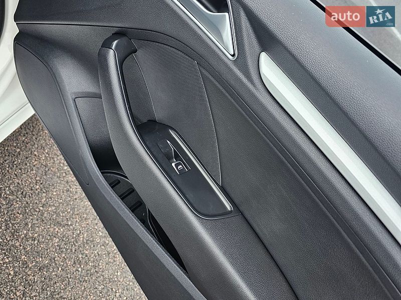 Хэтчбек Audi A3 2016 в Ровно