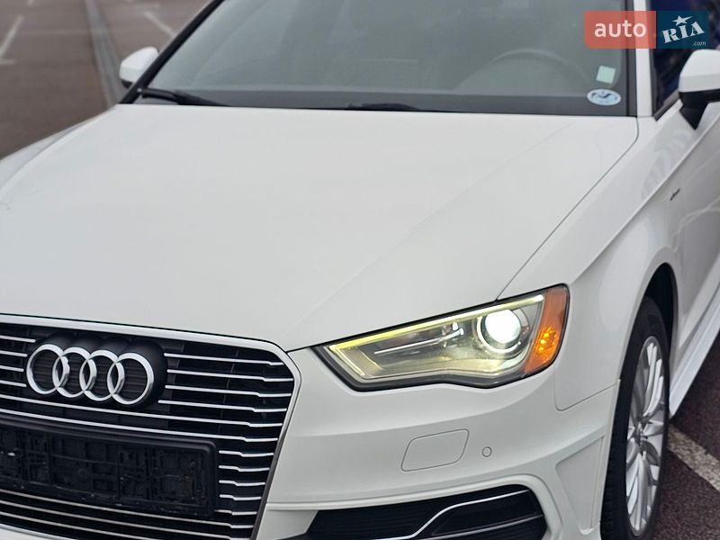 Хэтчбек Audi A3 2016 в Ровно