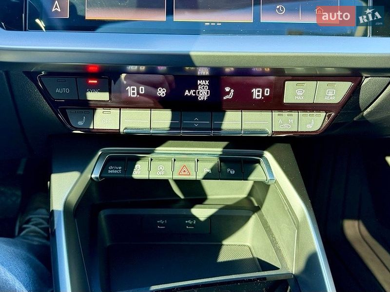 Седан Audi A3 2022 в Самборі