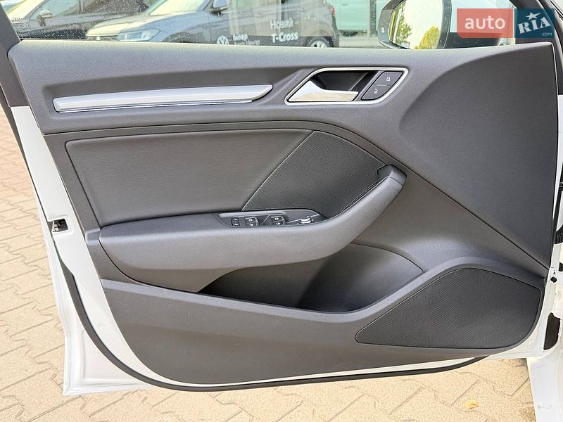 Седан Audi A3 2015 в Житомире