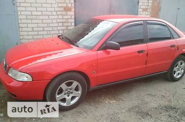 Седан Audi A4 1995 в Глухове