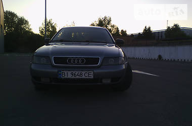 Седан Audi A4 1995 в Полтаве