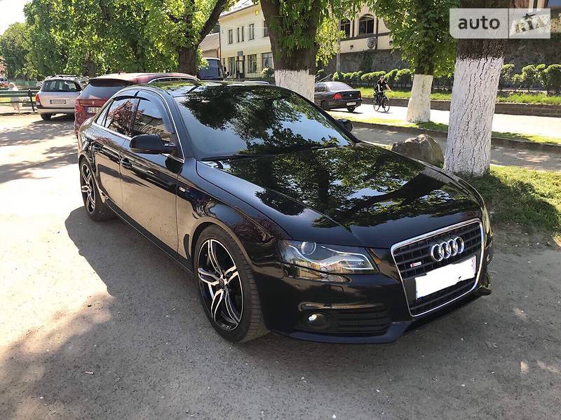 Седан Audi A4 2012 в Ужгороді