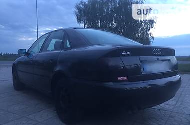 Седан Audi A4 1998 в Нетешине