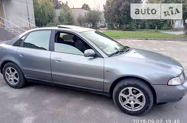 Седан Audi A4 1998 в Львові