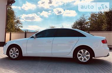 Седан Audi A4 2011 в Сваляве