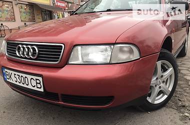 Седан Audi A4 1995 в Дубно