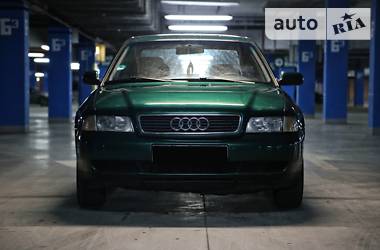 Седан Audi A4 1997 в Ивано-Франковске