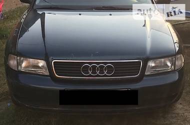 Седан Audi A4 1996 в Тростянце