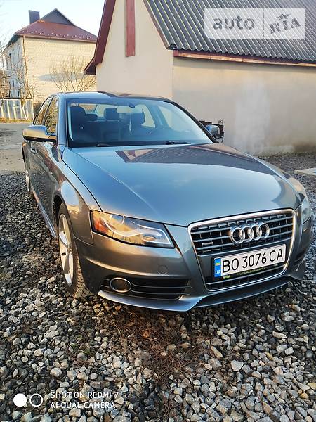 Седан Audi A4 2012 в Лановцах
