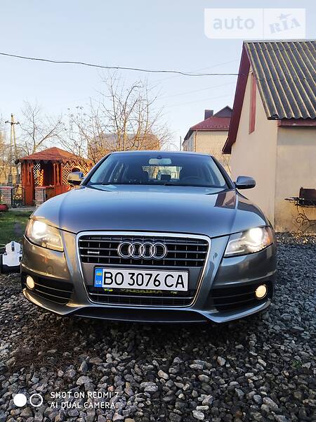 Седан Audi A4 2012 в Лановцах