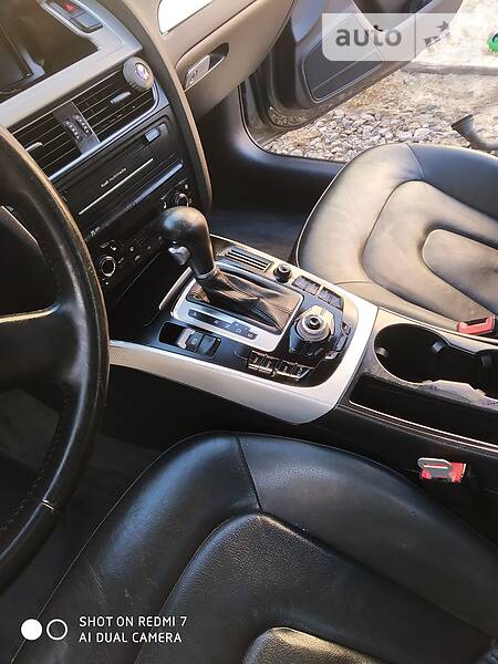 Седан Audi A4 2012 в Лановцах