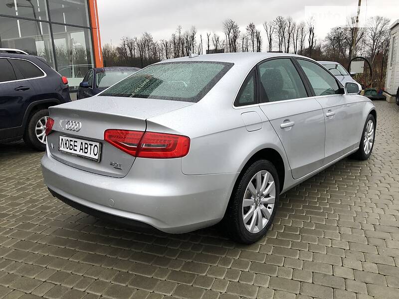 Седан Audi A4 2013 в Львові