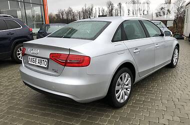 Седан Audi A4 2013 в Львові