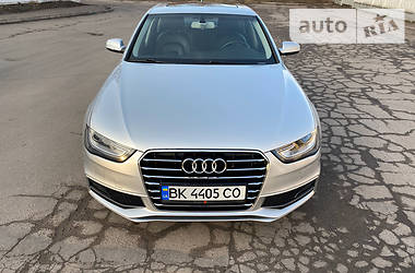 Седан Audi A4 2014 в Ровно