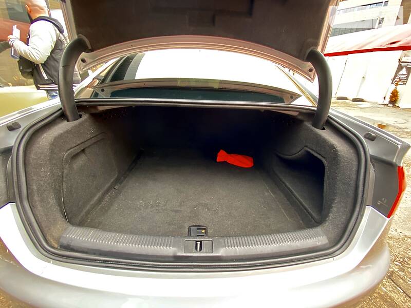 Седан Audi A4 2012 в Києві