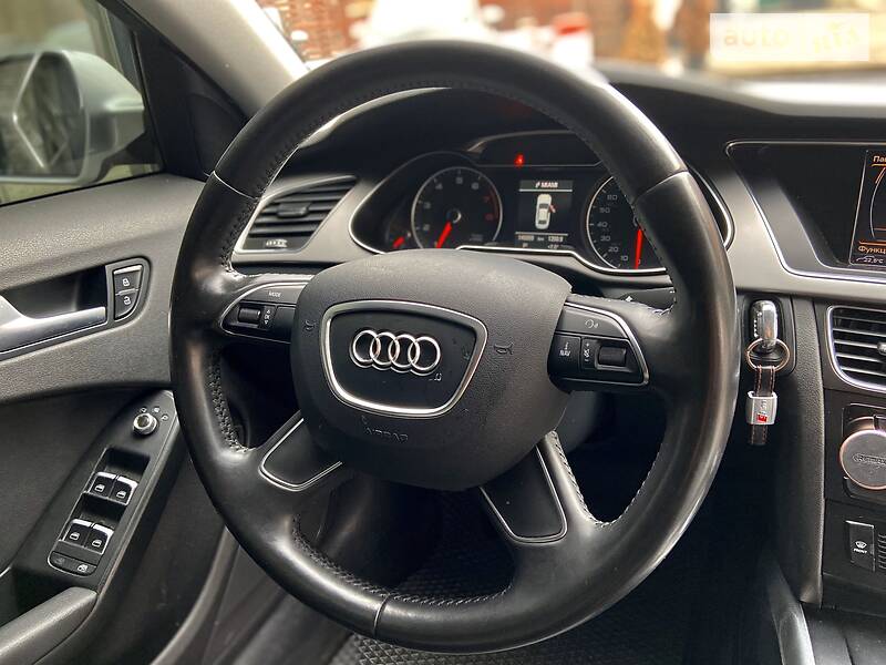 Седан Audi A4 2012 в Києві