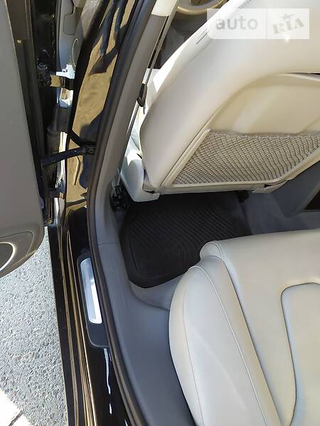Седан Audi A4 2011 в Львові