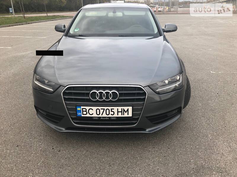 Седан Audi A4 2014 в Львове