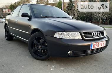 Седан Audi A4 2000 в 