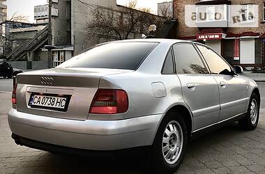 Седан Audi A4 1999 в 