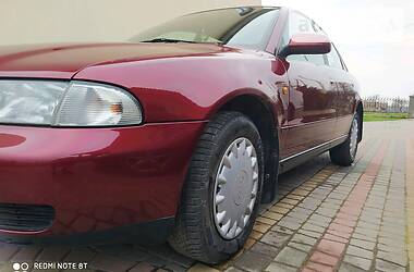 Седан Audi A4 1999 в 