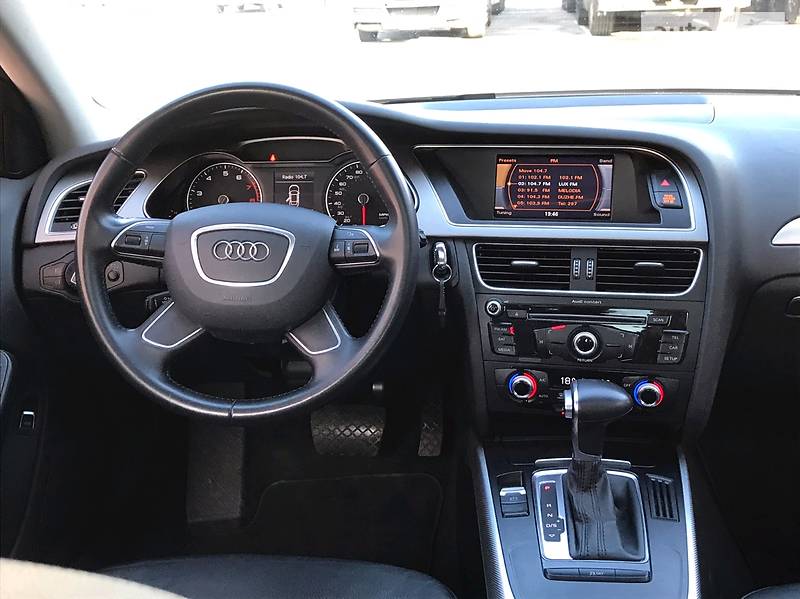 Седан Audi A4 2014 в Львові
