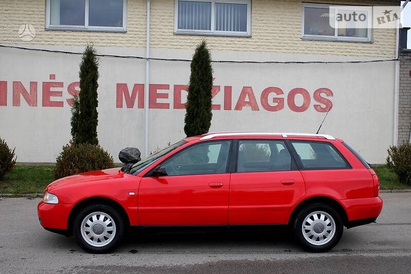 Универсал Audi A4 2001 в Костополе