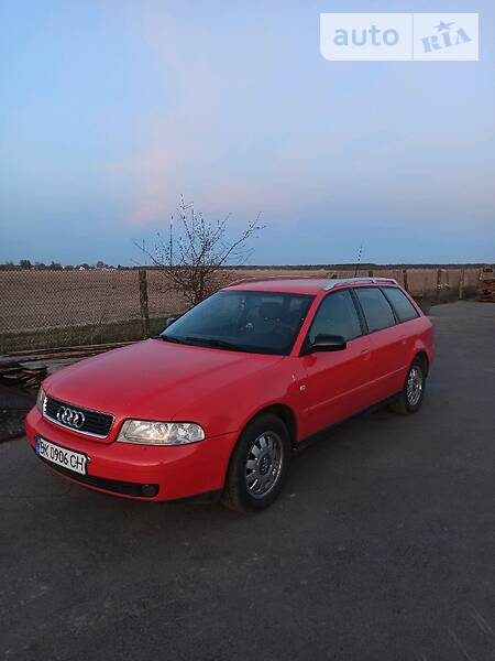 Универсал Audi A4 2001 в Костополе