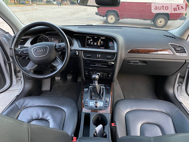 Седан Audi A4 2014 в Рівному